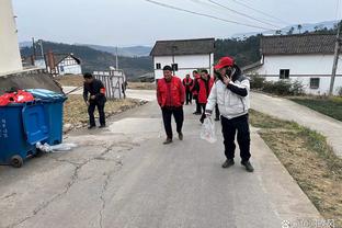 晚安安！库里接到保罗横传 极限压哨三分杀死比赛！